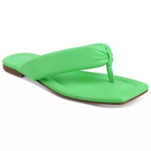 NWT / NIB BAR Ill Cloverr Thong Flat Sandals, Green Size 8